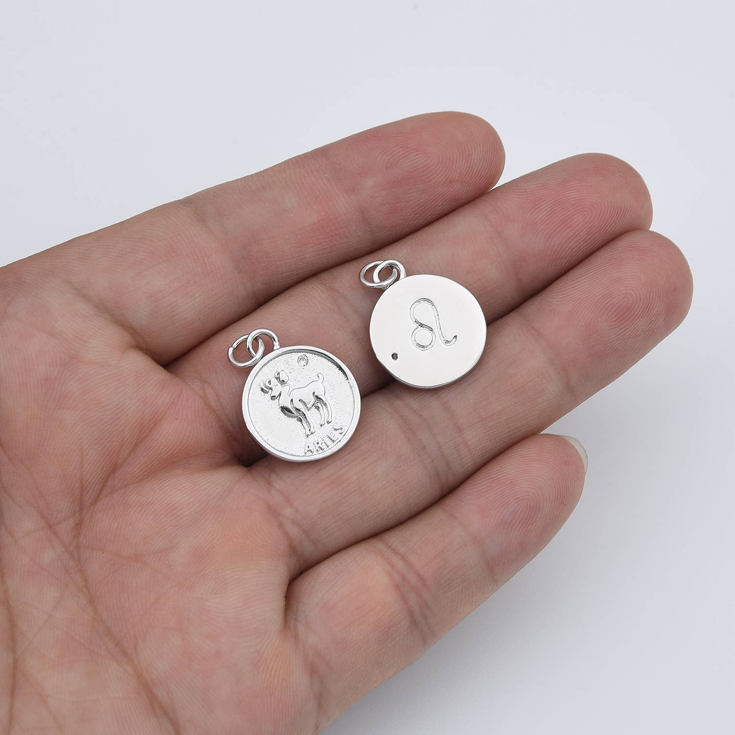 Beads Creation – Pendente/pingente individual por atacado – Pingente de Símbolo do Zodíaco Astrológico em Latão Banhado a Ouro 18K7
