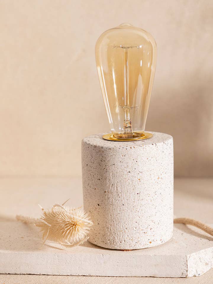 Bordslampa i betong — LUNA för wholesale av HESMEE