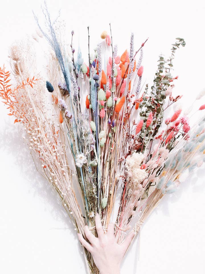 Boeket 13 Happy Spring Pink for wholesale by Ratatouille Creative Studio