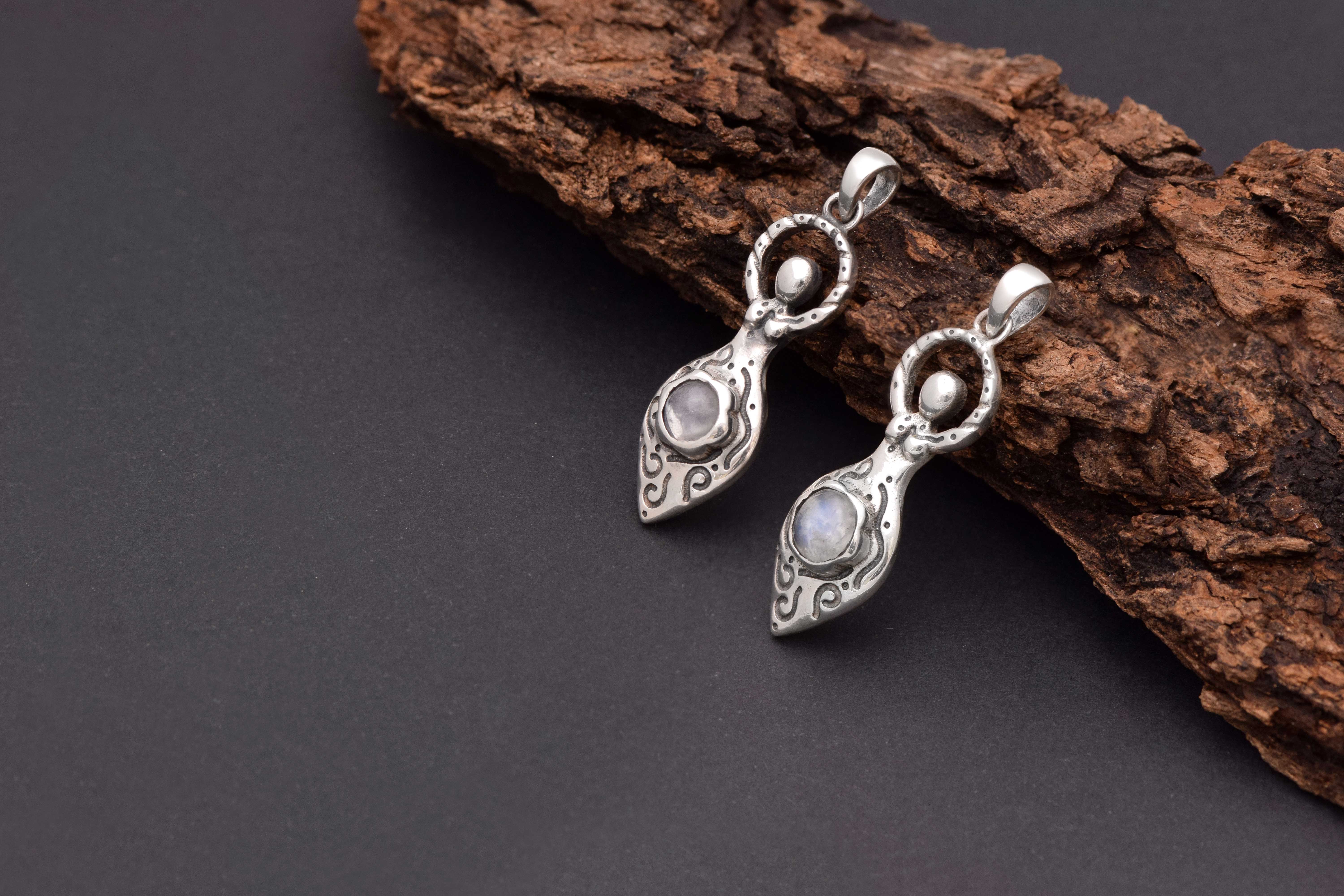 Star Joya - Wholesale Individual Charm/Pendant - Fertility Goddess Moonstone Pendant Necklace1