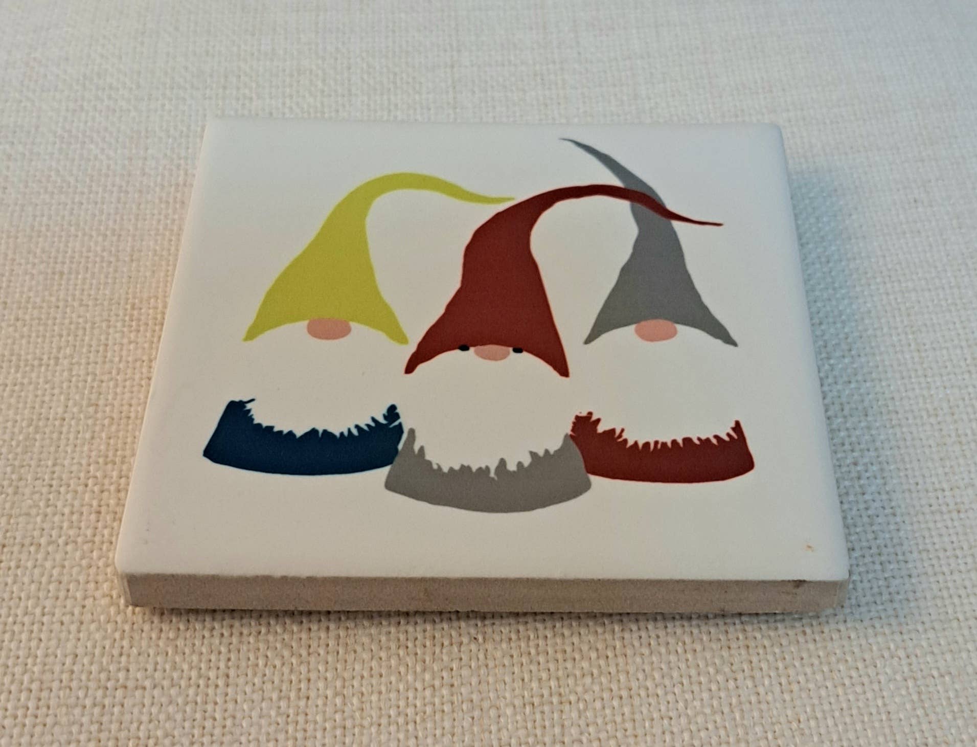 Hello Lucy - Wholesale Coasters - Coaster Gnome Chartruese Red Grey Hats1