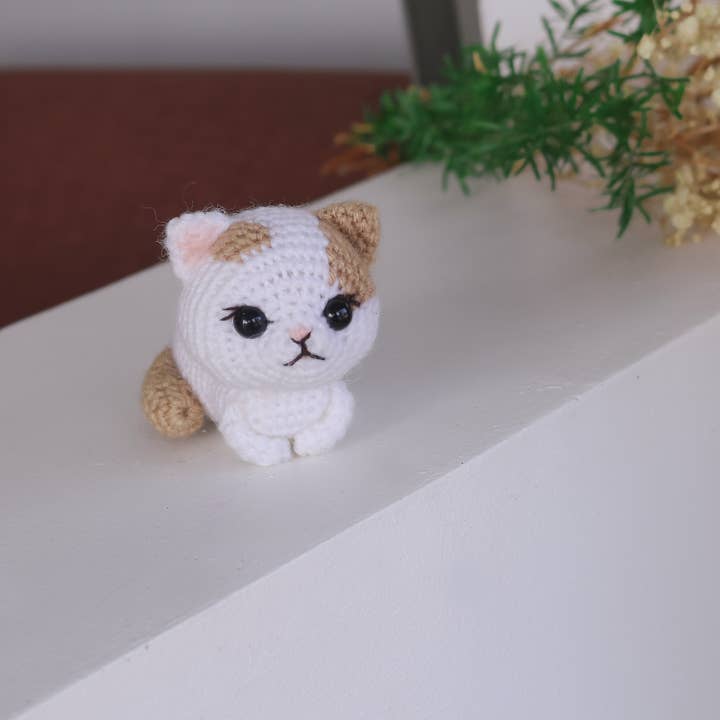 TOMOPOD LLC - Wholesale Car Decorative Charm - Unisex - Cute Crochet Cat, My Little Nala Cat, Handmade Amigurumi Cat