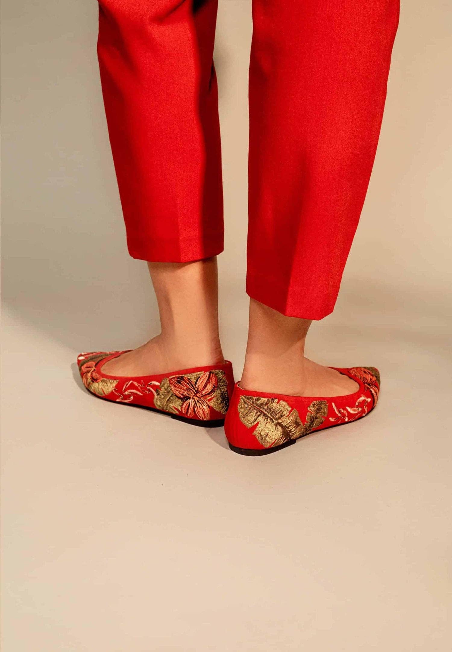 Mangará Atelier - Wholesale Flats - Women's - Red Suede Embroidered Ballerinas – Elegant Women’s Flat Shoes8
