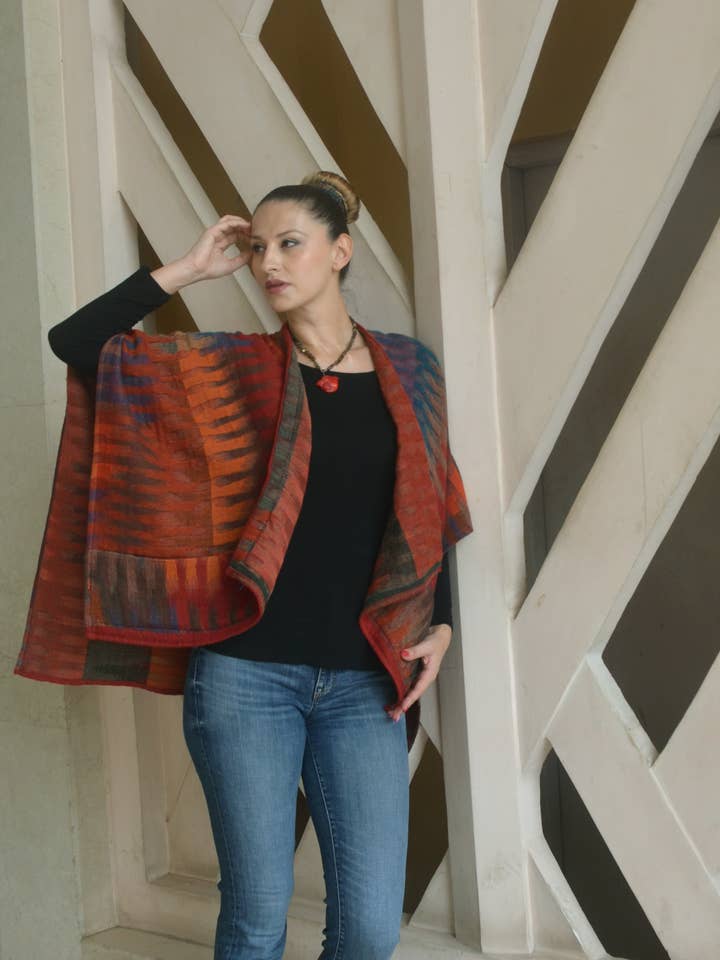 515/Cape Poncho~Rouge Maroc pour la vente par In Style Scarves