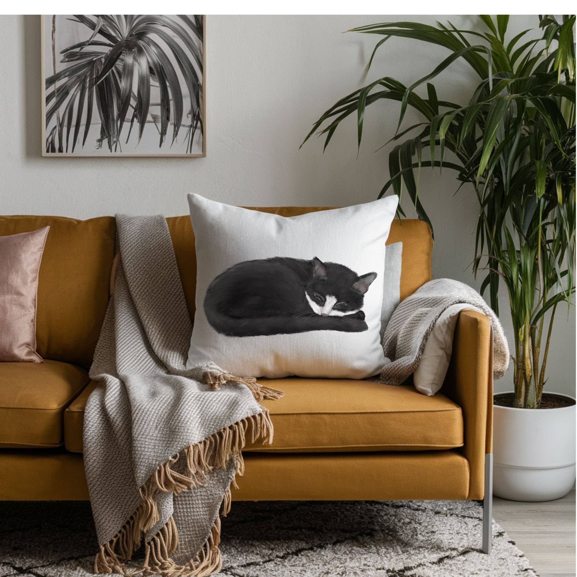 MerikaArt - Wholesale Throw/Decorative Pillow - Black and White Cat Pillow1