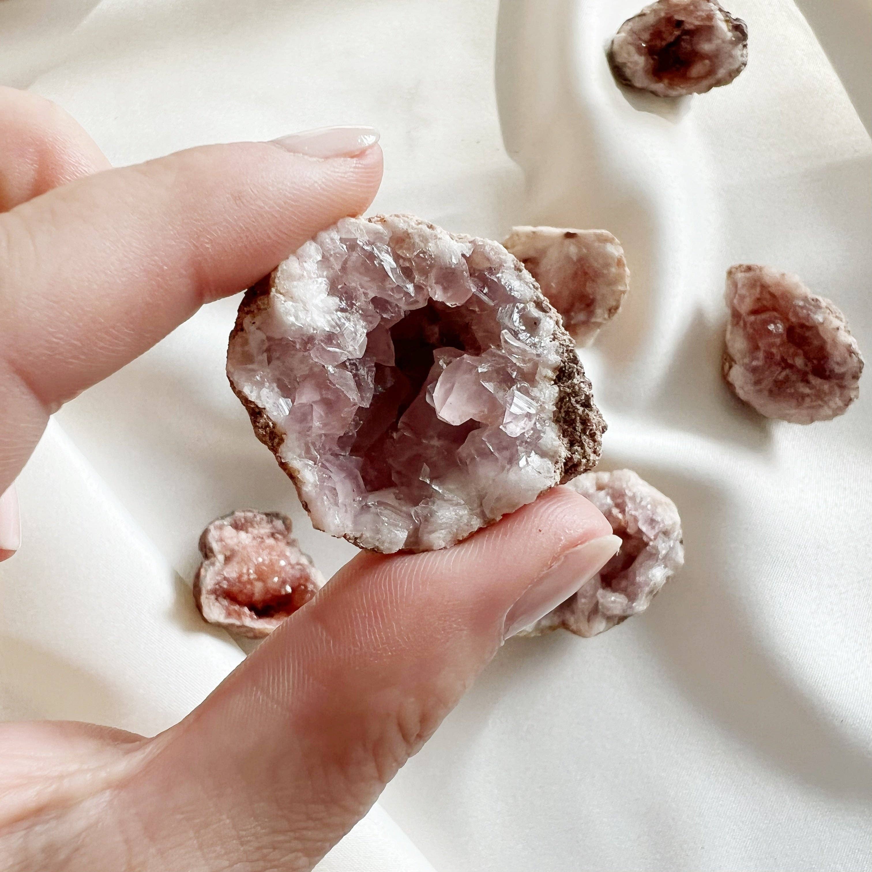 Wild Moon Artistry - Wholesale Spirituele steen/kristal - Roze amethist geode0