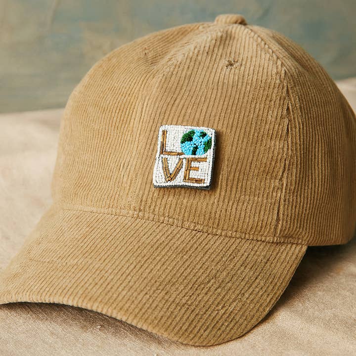 Matr Boomie Fair Trade – Großhandel Broschen – Bala Mani Brosche „Love Mother Earth“ mit Perlen, handgefertigt0