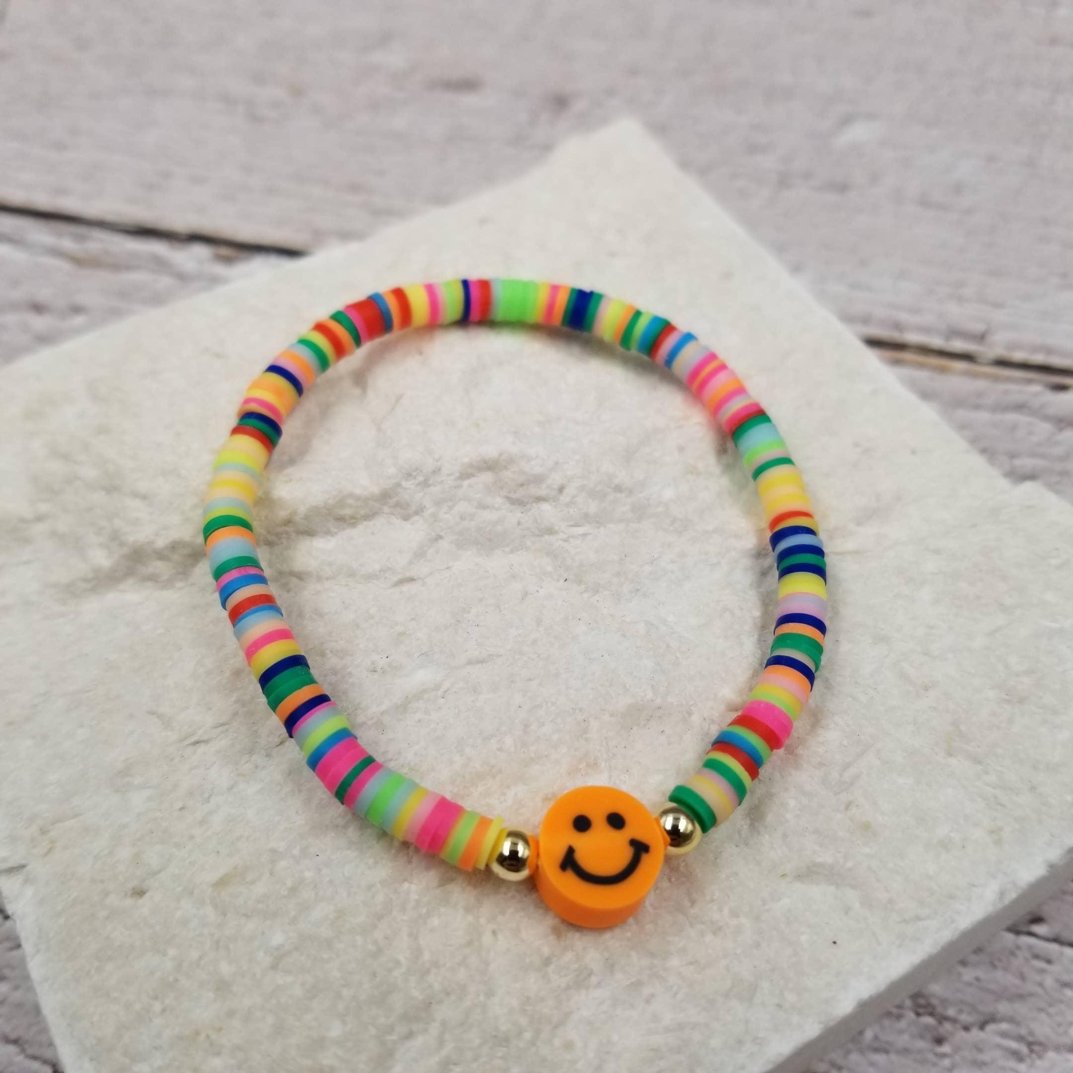 Treasure Wholesale - Wholesale Beaded Bracelet - Smiling Face Rainbow Heishi Bracelet2