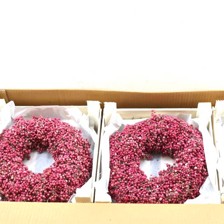 Dutch Flower Studio - Wholesale Wreath - Wreath - Pepperberry - Pink - Decoration - Dried - 30 cm0