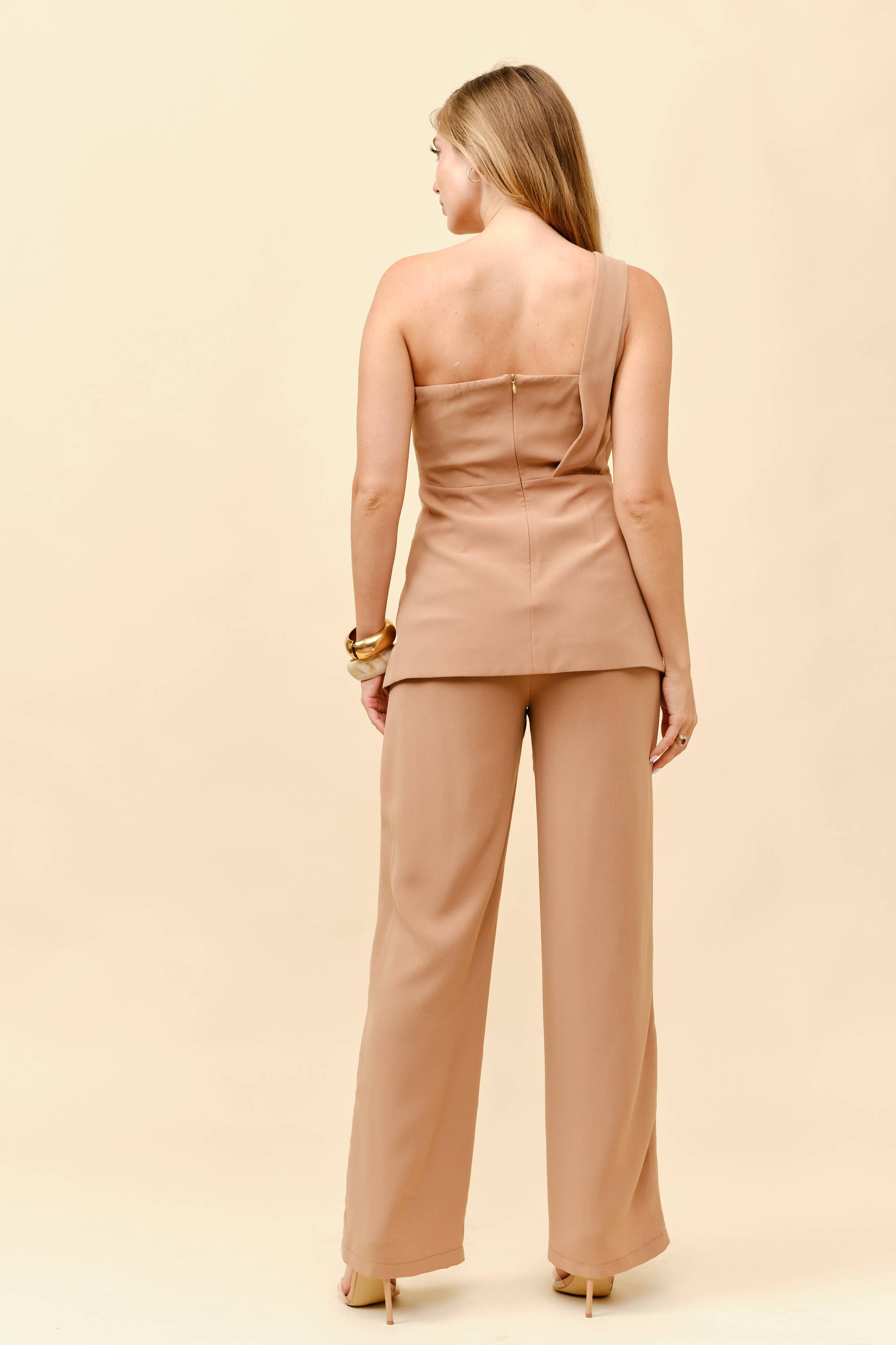 Tea & Cup - Vente Ensemble haut et pantalon (PAS d'intérieur) - Femme - Ensemble haut asymétrique à ourlet plongeant et pantalon4