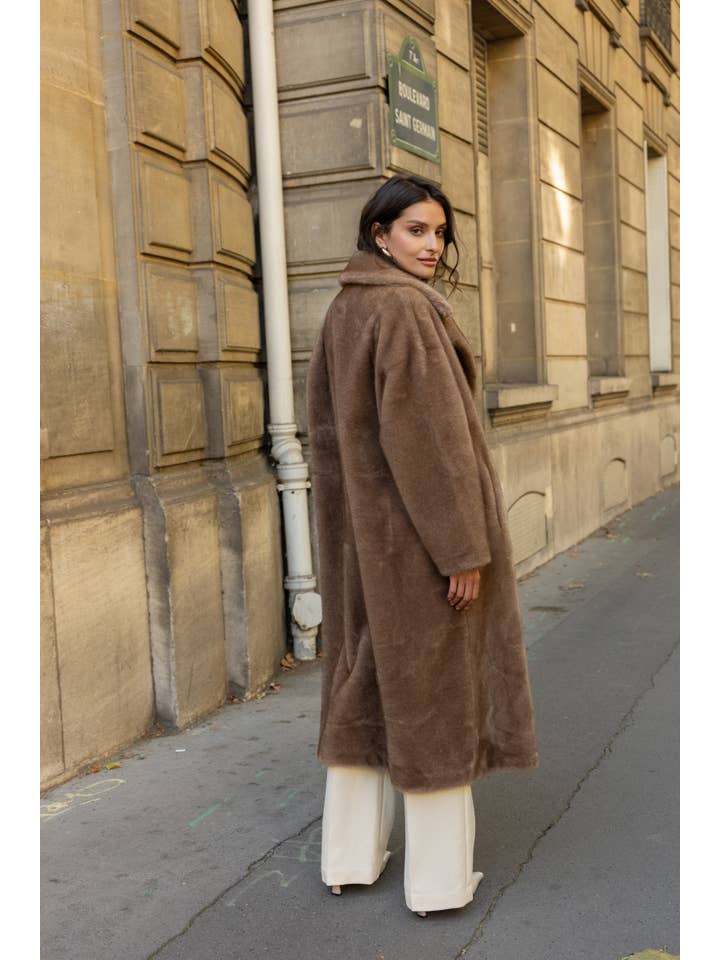Attentif Paris - Wholesale Fur/Faux Fur Coat - Women's - Long synthetic fur coat with lapel collar42