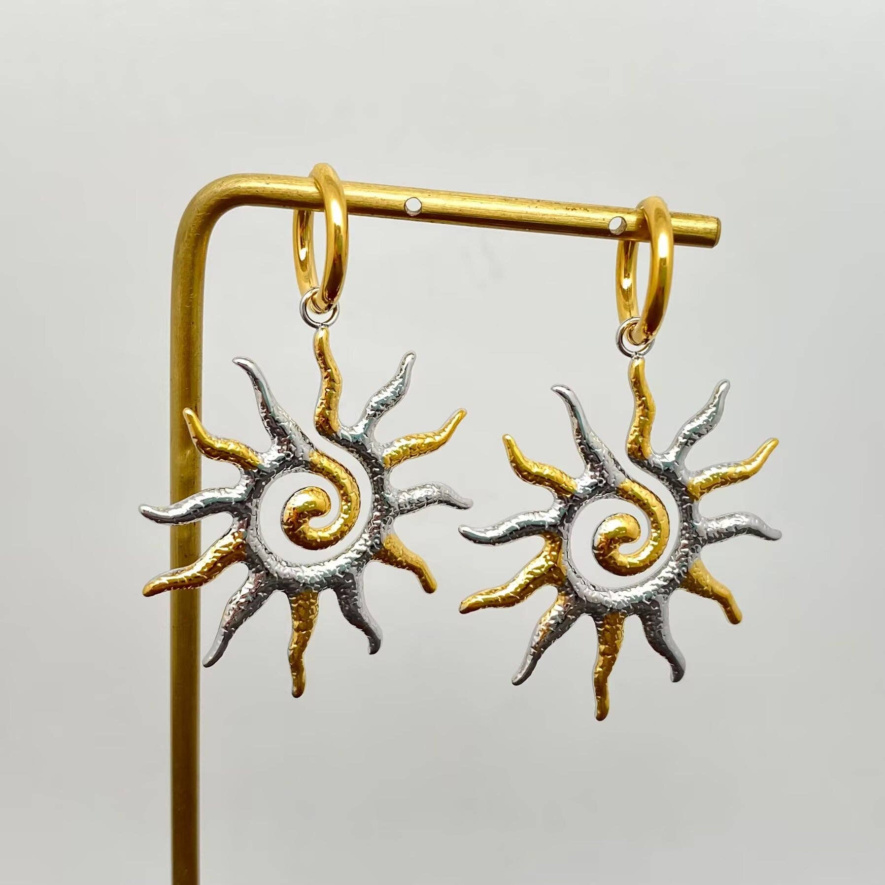 Mio Queena - Vente Petits anneaux - Boucles d'oreilles créoles en acier inoxydable doré 18L Vortex bicolore - FGS/MS1