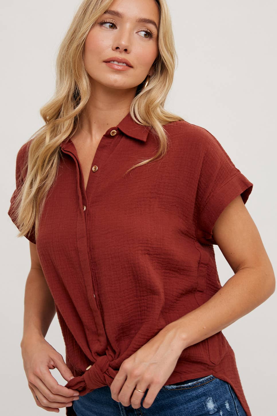 Bluivy – Großhandel Hemd mit Button-down-Kragen – Damen – Essentielles Baumwollhemd mit Knopfleiste26