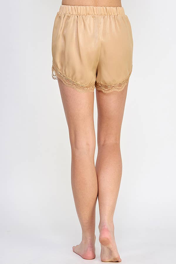 Heart & Hips – Engroshandel Shorts – Kvinder – WP48928 - VÆVEDE SHORTS MED BLONDEDETALJE OG OVERLAPNING13