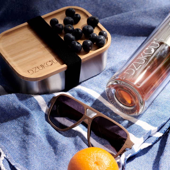 Dzukou B.V. – Engroshandel Solbriller - Herre – Dzukou Oblique - træsolbriller til mænd med korketui9