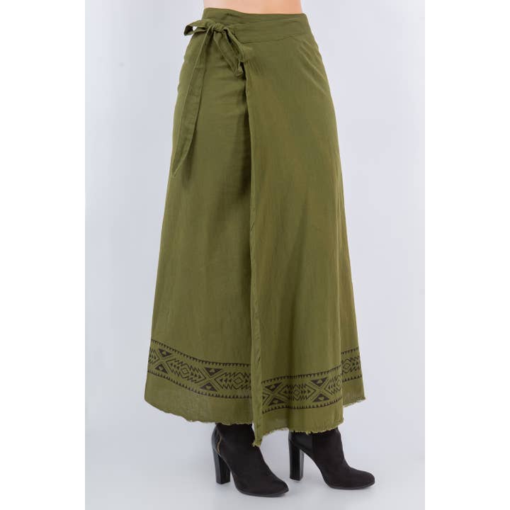 Lång omlottkjol med tryckt trim för wholesale av Avatar Imports LLC