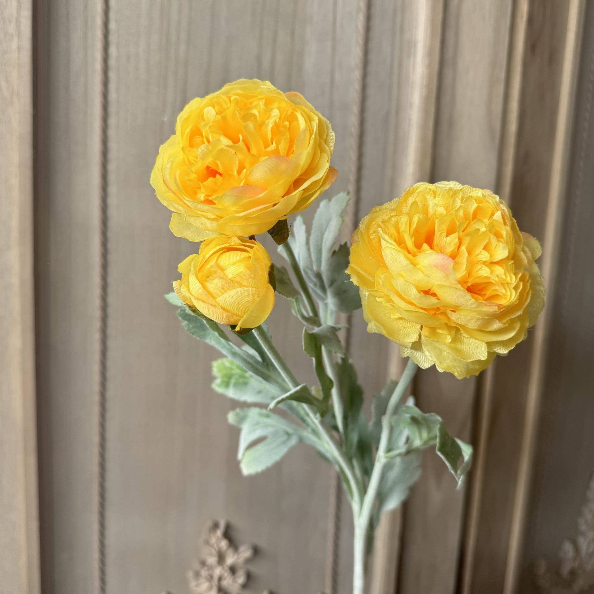 Sweet Home Deco – Großhandel Künstliche Blumen – 19'' Seidenranunkel Einzelflor mit 3 Blütenzweigen, Frühlingsranunkel5