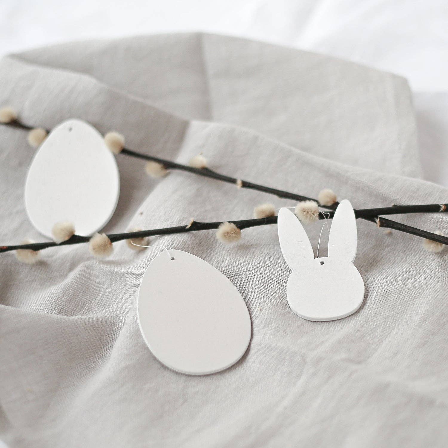 Eulenschnitt - Wholesale Ornament Set - wooden pendant eggs white in a set of 8 (pack of 8)1