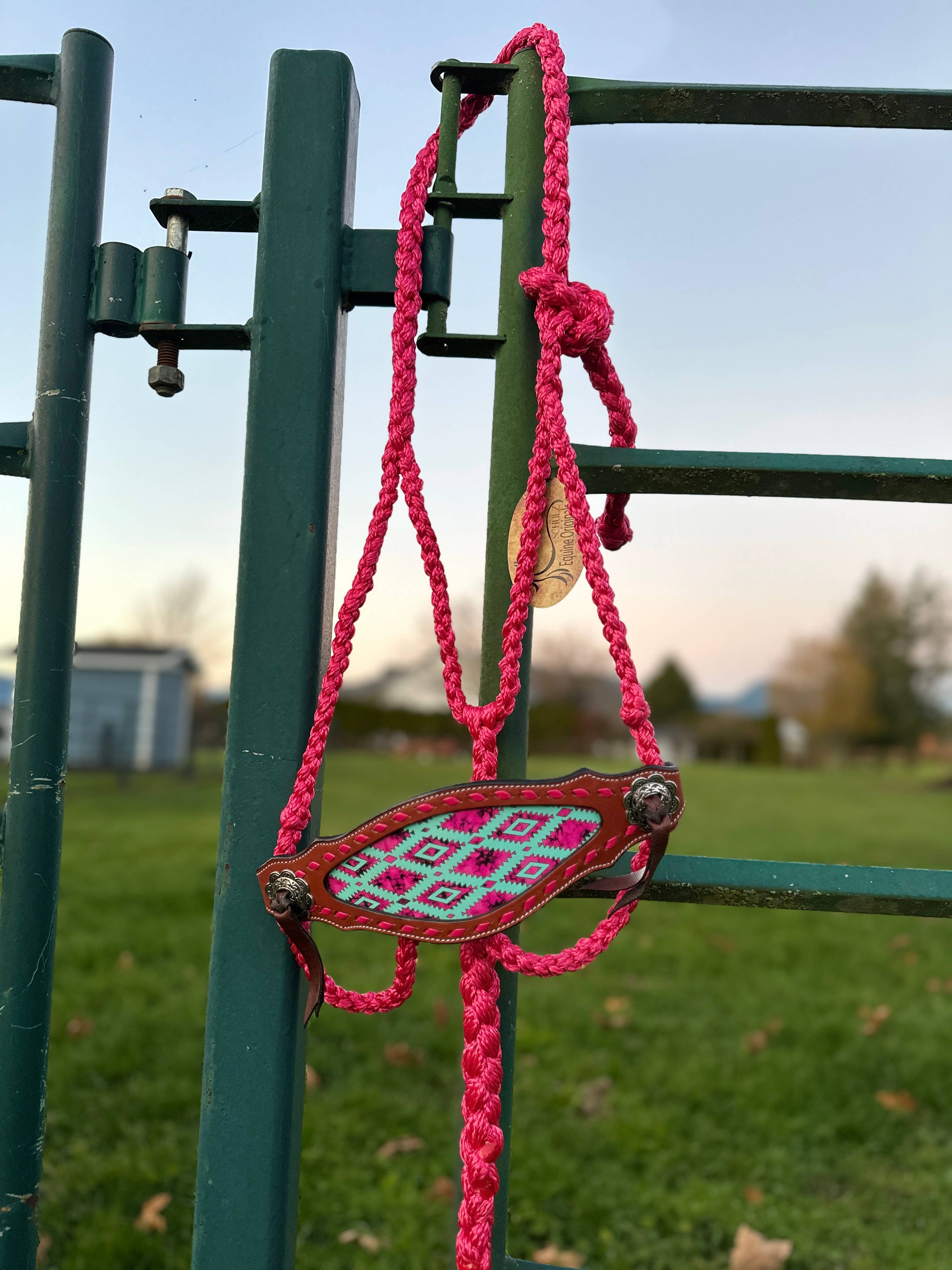 Schulz Equine – wholesale Ridutrustning – Flätat repgrimma i mule tape-stil med grimskaft19