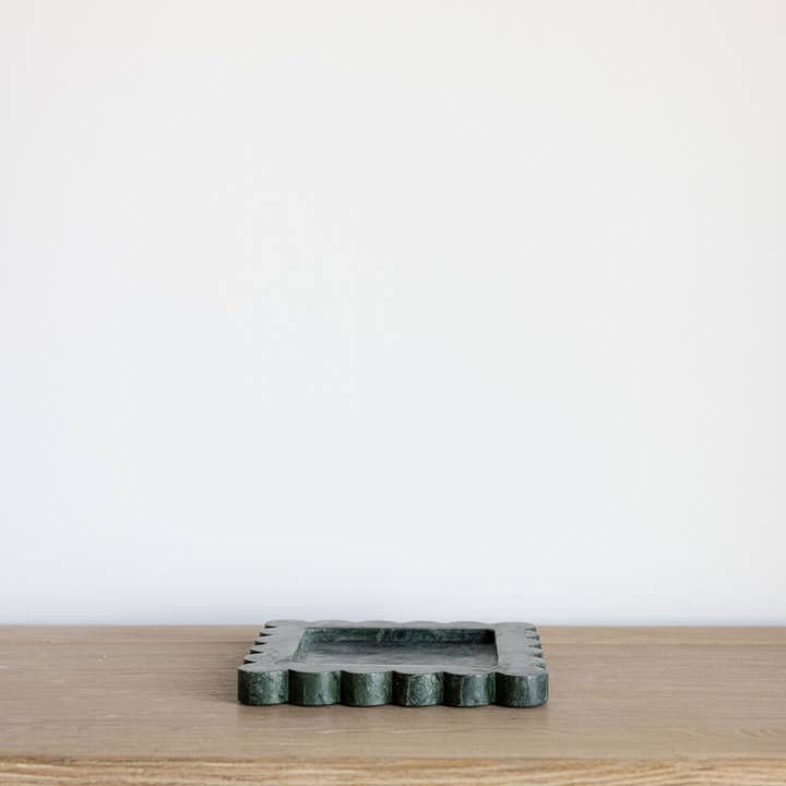 Luxe B Co - Wholesale Decorative Tray - Green Marble Scalloped Tray1