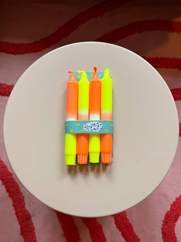 Bougies Dip Dye Néon Set de 4 Orange Jaune - Teint à la main | Décoration Premium pour la vente par Wichtigedinge