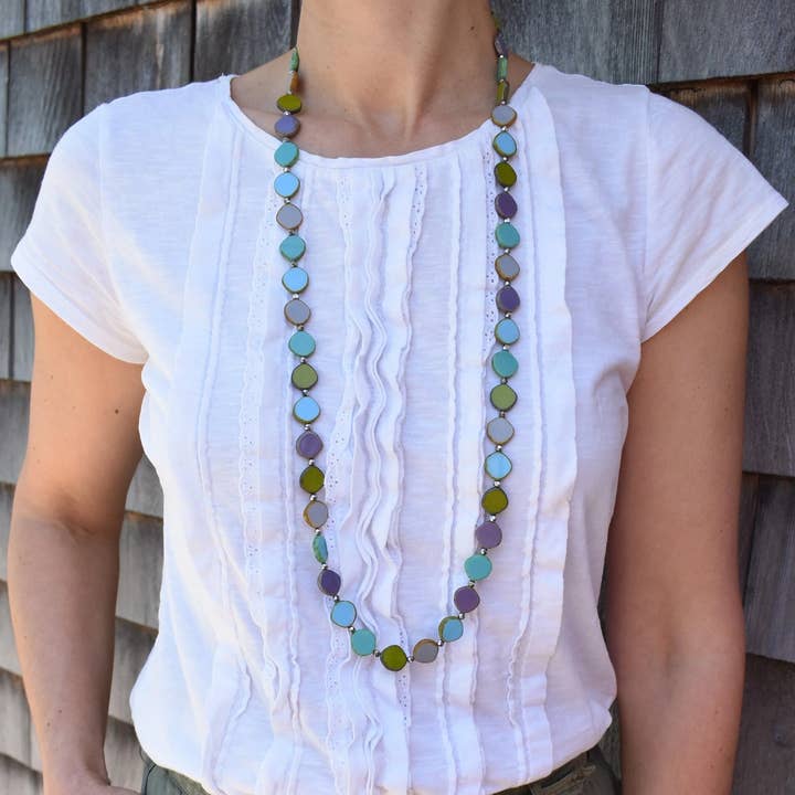 Watercolor Mix 38" lange runde Perlenbestickte Statement-Halskette für den Großhandel von Stefanie Wolf Designs