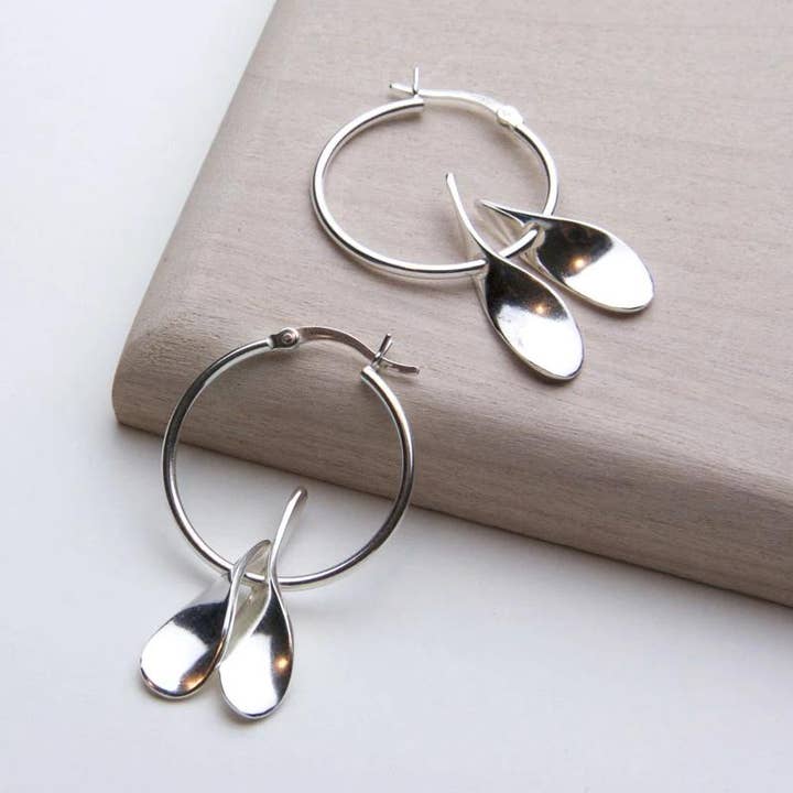 BOUCLE D'OREILLE EN FORME DE CERCEAU À DOUBLE CHUTE pour la vente par JewellerAJGreen