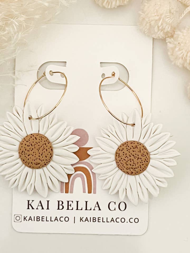 De Daisy Hoops voor wholesale door KaiBellaCo
