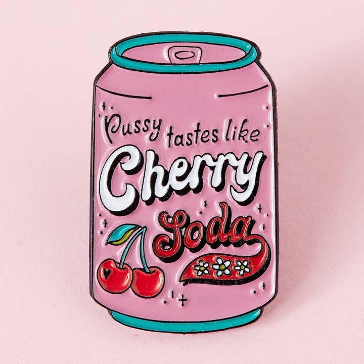 Broche en émail à la cerise pour la vente par Punky Pins