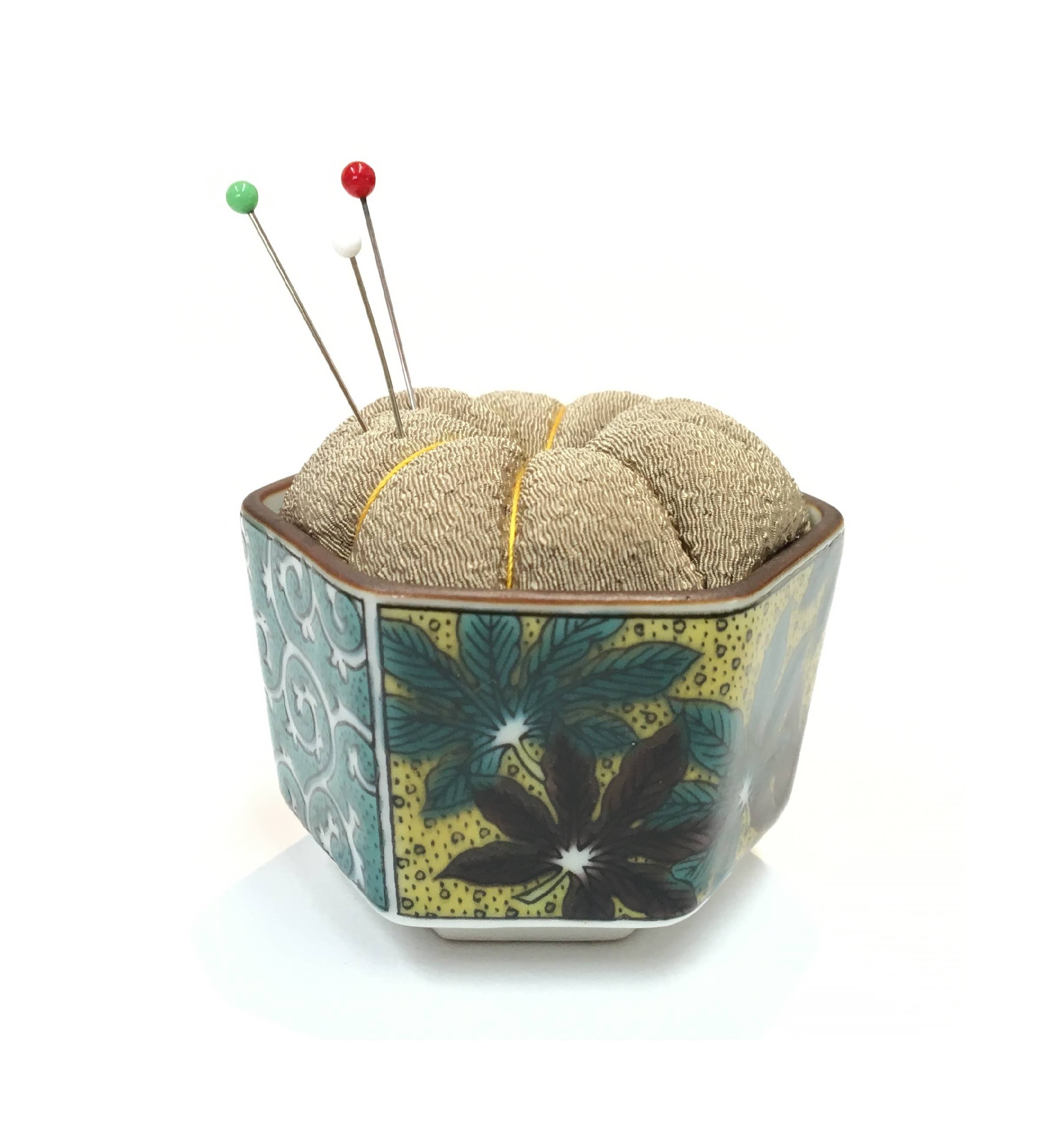 hiro - Wholesale Embroidery/Cross Stitch Supplies - Kutani  Pincushion  Yoshidaya9