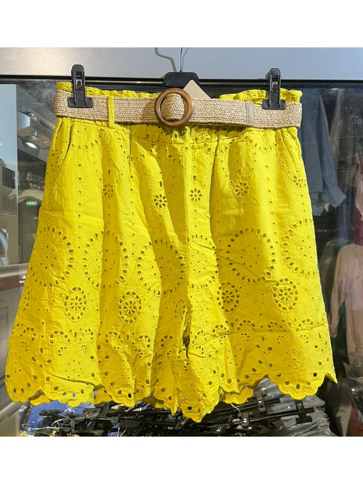 LÉA & LUC - Wholesale Shorts - Women's - Broderie anglaise shorts in 100% cotton REF. 250222