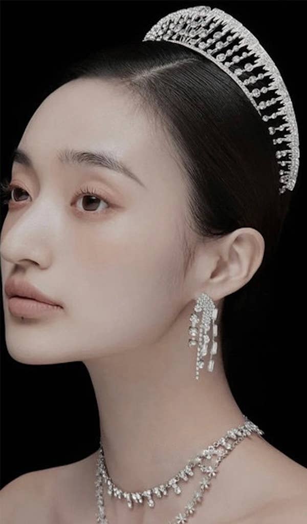 LanLivia - Wholesale Tiara - Women's - Princess Royal Elegance Crystal Tiara8