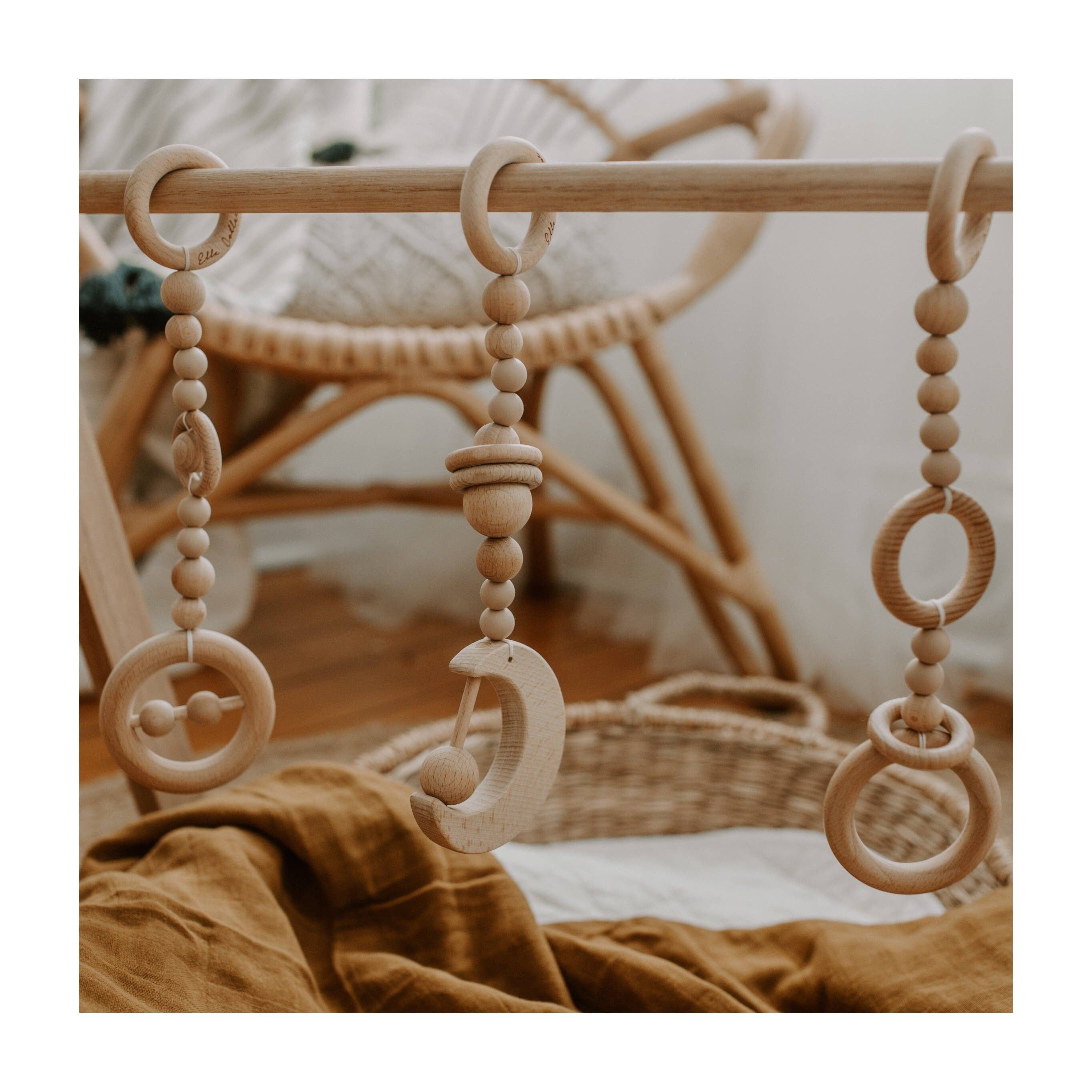 Elle Collective - Vente Tapis d'éveil – enfant et bébé - Elle Collective | Jouets pour tapis d’éveil et poussette | Lune de minuit9