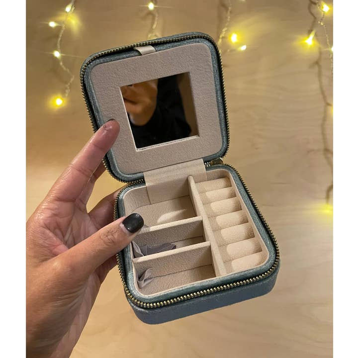 Portagioie da viaggio per la vendita all'ingrosso da parte di Halie & Co