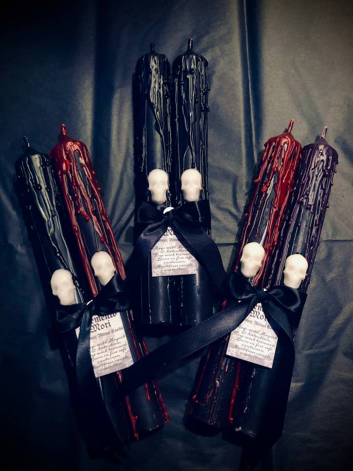 Set di candele rituali Memento Mori per la vendita all'ingrosso da parte di BlakByrd Botanika
