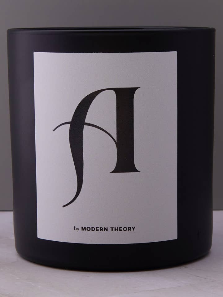 A - Bougie MONOGRAMME pour la vente par Modern Theory