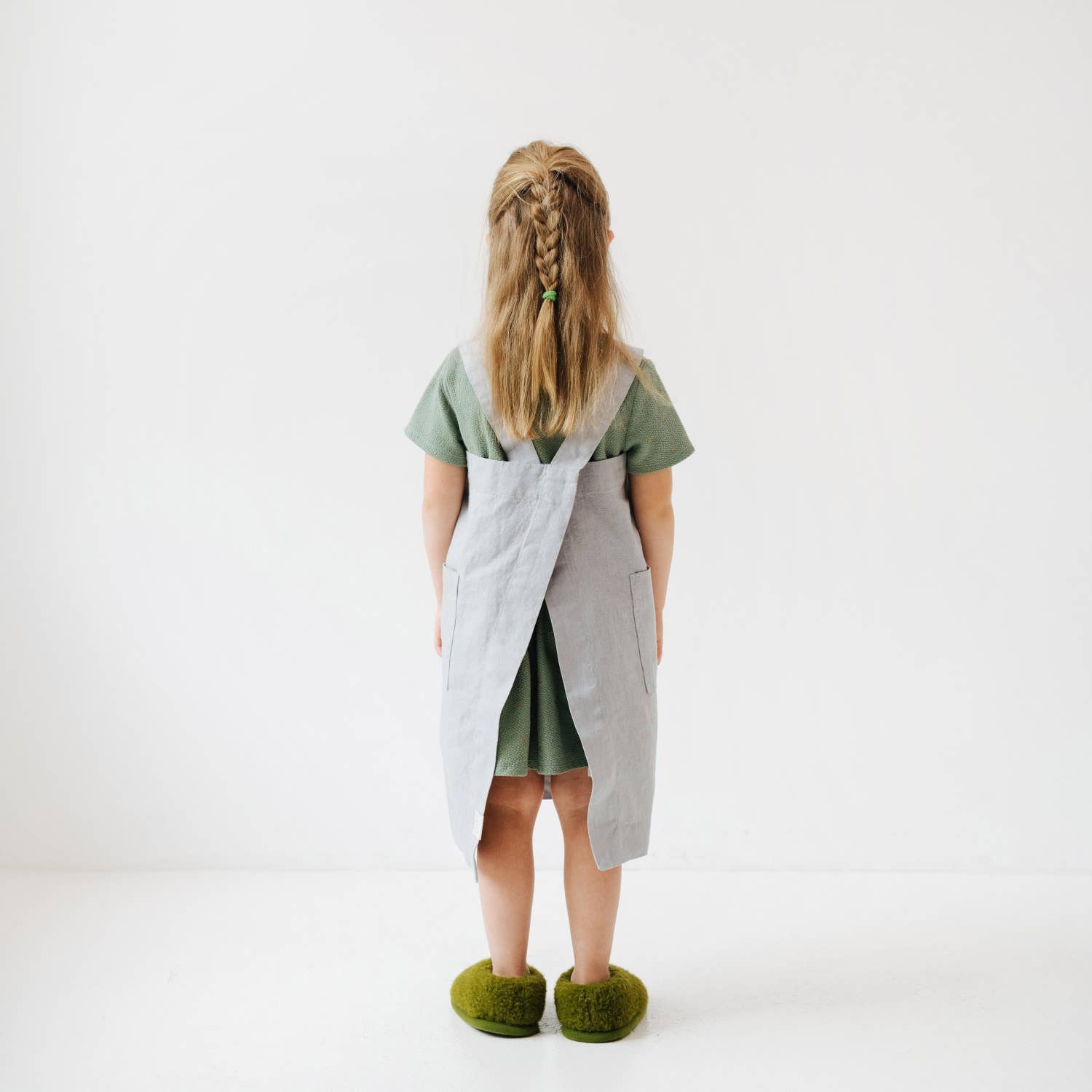 Linen Tales (We cover U.S. import duties) - Wholesale Apron - Kids - Kids Linen Pinafore Apron in Various Colors5