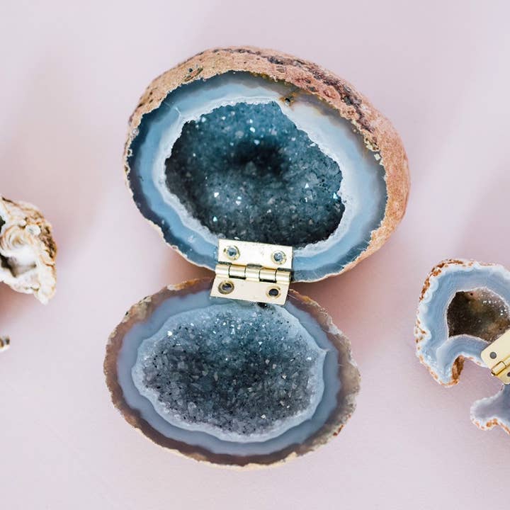 The Crushed Crystal – Organizador/caixa de joias por atacado – Caixa de anel de geodo cinza natural - caixa de geodo grande - caixa druzy - proposta secreta - ideias de propostas - anel de noivado0