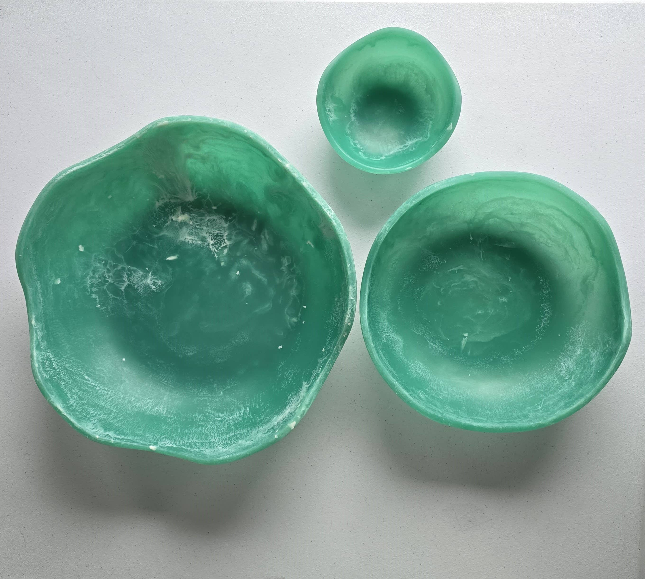 Gibb & Daan - Wholesale Serve Bowl - Large wavy 3 bowls Set - Matte Finish Hand Poured Resin11