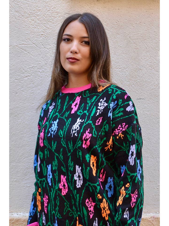 Flipa Barcelona – wholesale Pullovertröja - Dam – Svart tröja med blommor
