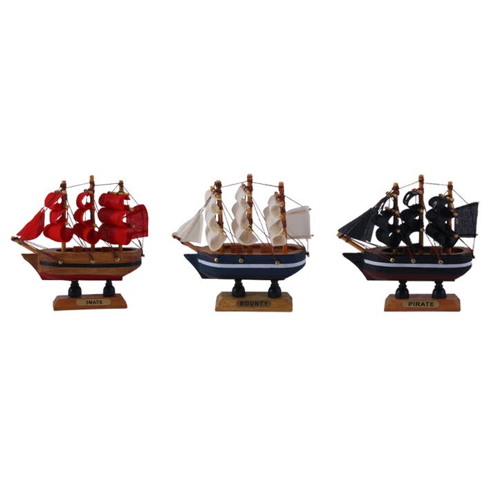 giftland - Wholesale Decorative Figurine - Small wooden ship model1