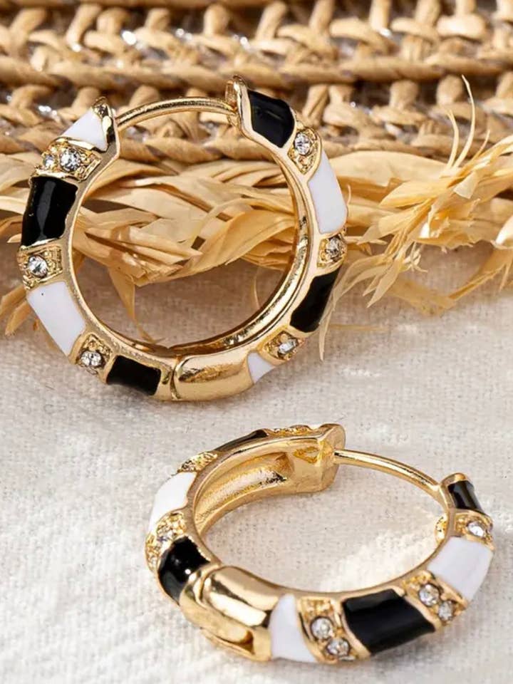 B&W Hoops for wholesale by WinAri