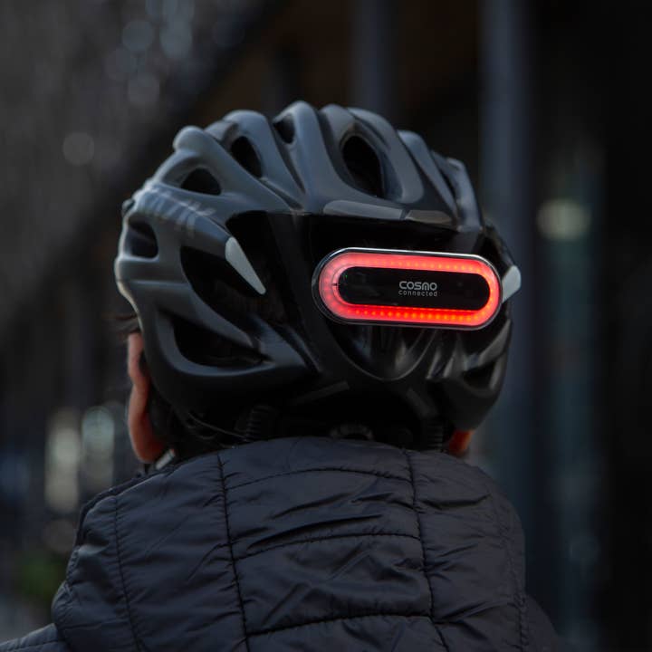 COSMO CONNECTED - Wholesale Biking Accessories - Automatic brake light for bike and scooter + remote control4