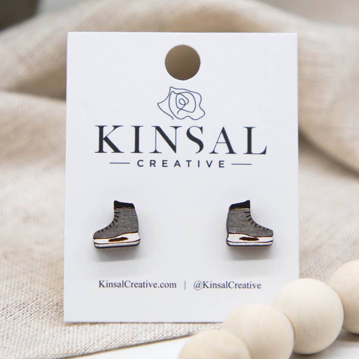 Oorbellen met houten oorknopjes voor hockeyschaatsen voor wholesale door Kinsal Creative