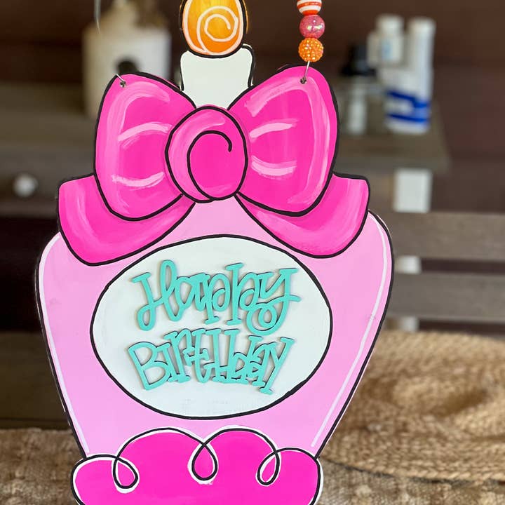 Handgemalter "Happy Birthday"-Türhänger – Preppy Pink Cake D für den Großhandel von OBX Prep