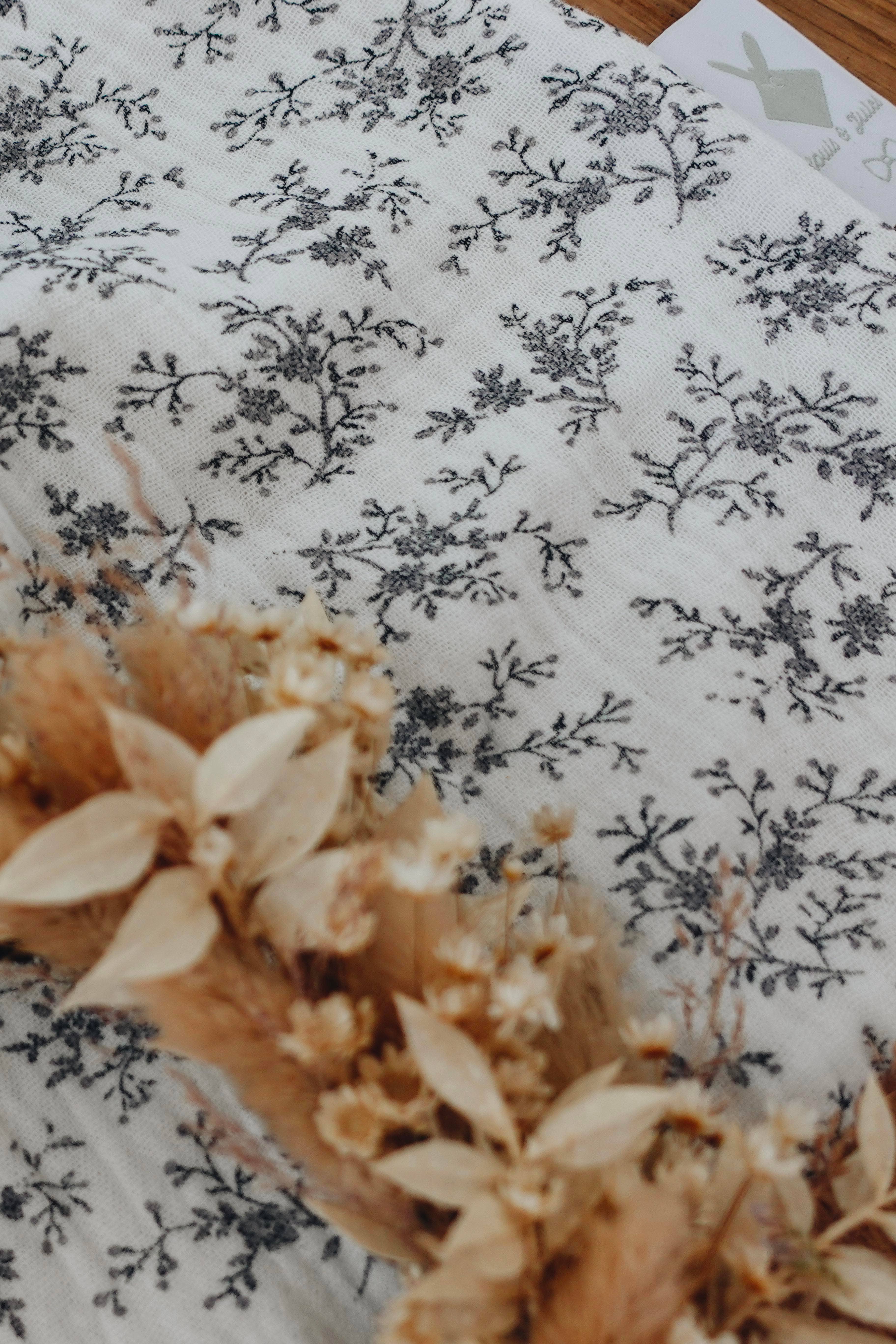 Louis & Jules Stambouli Conseil - Vendita all'ingrosso Peluche - Bambini e neonati - Doudou Chiffon Margot Gris9