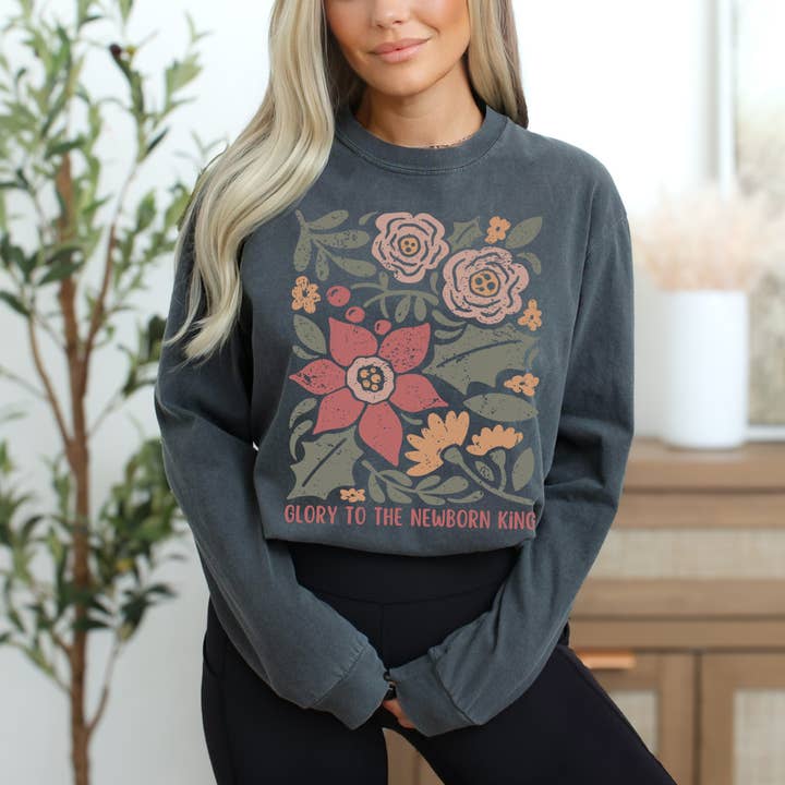 Scripted Pearl - Wholesale Screen Printed T-Shirt - Women's - Glory To The Newborn King Floral Long Sleeve Christmas Tee