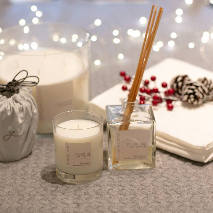 Schola Testori – wholesale Jar/filled candle – Scented Candle Cocooning Daydream White Mulberry & Peony2