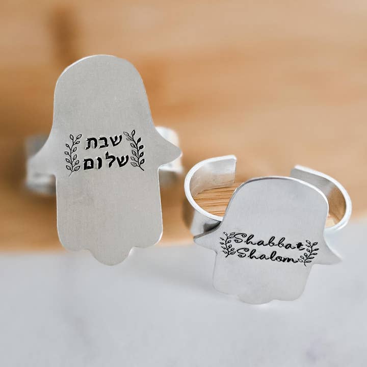 Minimalistiske Shabbat Shalom Hamsa Servietringe for engroshandel hos Salt Sparkle Shalom
