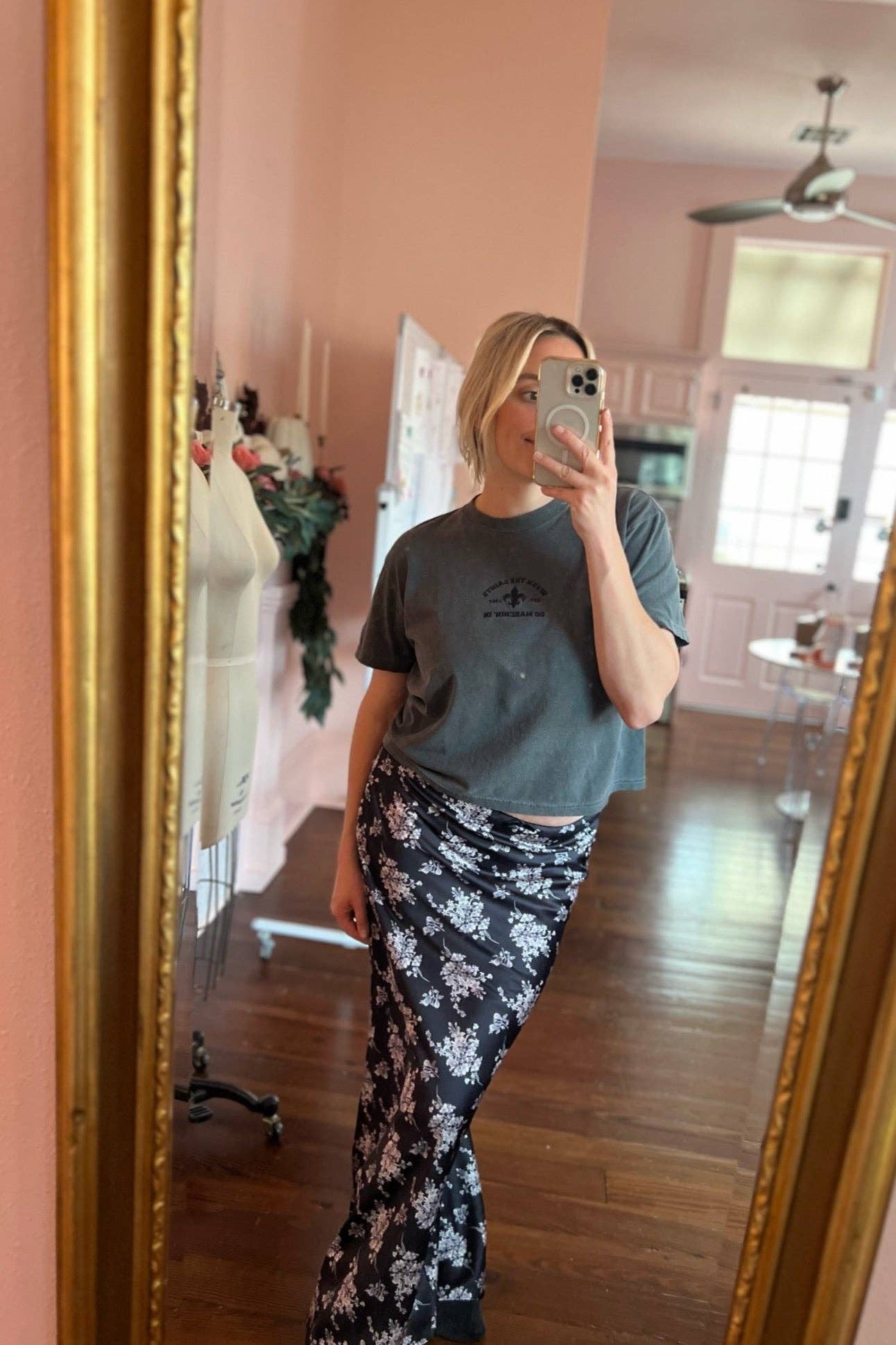 Black and Gold When the Saints Go Marchin' In Boxy Tee for wholesale on Faire9